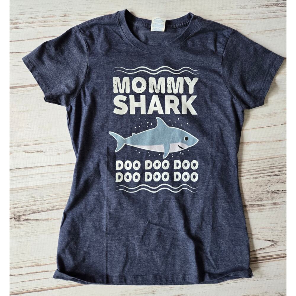 Mommy Shark Heather Blue Tee Shirt sz Small